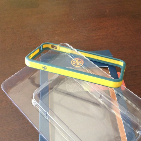Tory Burch iPhone 4 case