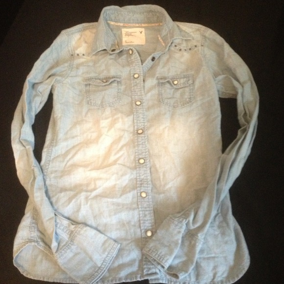 Small American Eagle denim button up shirt