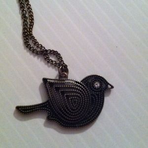 *Sold to amyzetterlund* Dove necklace