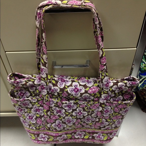 VERA BRADLEY GO ROUND TOTE