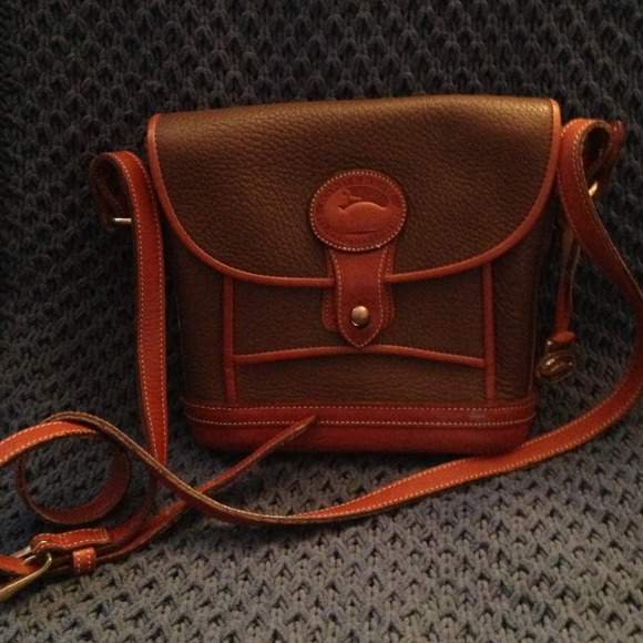 Dooney & Bourke Handbags - Vintage Dooney and Bourke shoulder bag