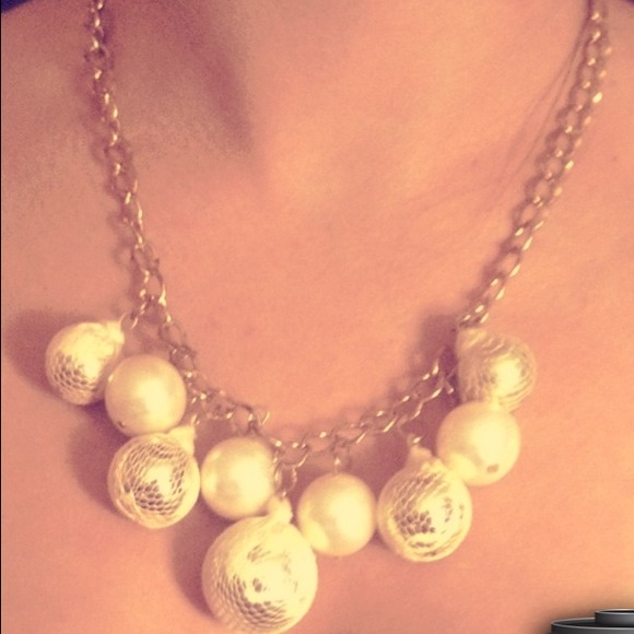 💛 GOLD NECKLACE 💛 - Picture 3 of 4