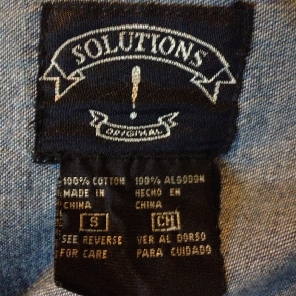 🐱SOLD🐱Vintage bedazzled oversized denim shirt - Picture 3 of 3