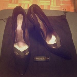 Donna Karan black pumps sz 39.5
