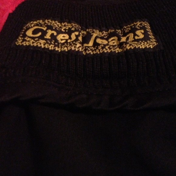 Crest jeans Ruched stretch skirt. W:34". L:25". - Picture 2 of 4