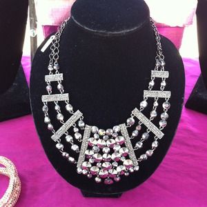 Large sparkling hemi neck set