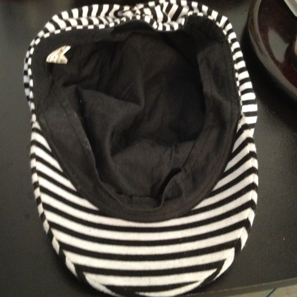 Striped Hat - Picture 2 of 3