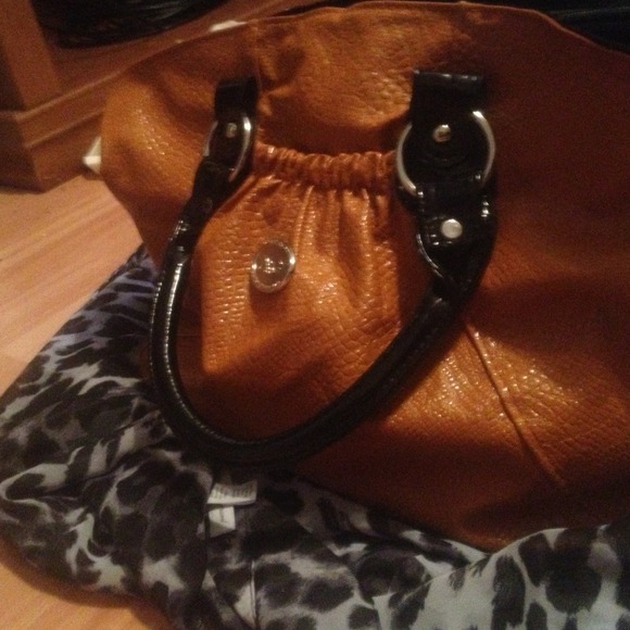 Handbag - Picture 2 of 2