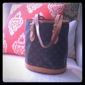 Louis Vuitton Petit Bucket