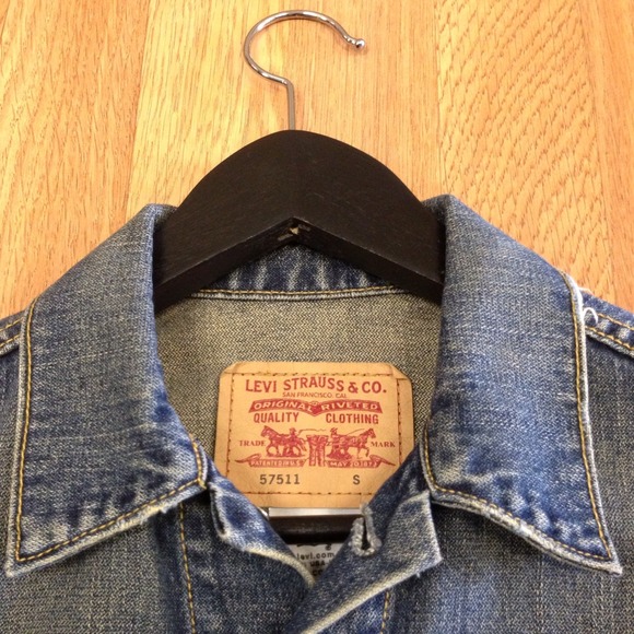 ⭐️⭐️⭐️SOLD⭐️⭐️⭐️ Vintage Levi Strauss Denim Jacket - Picture 2 of 4