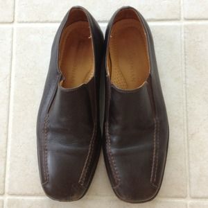 Gently worn men's Bostonian shoes  9.5D