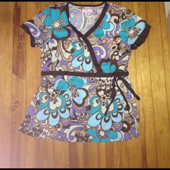 Koi scrub top