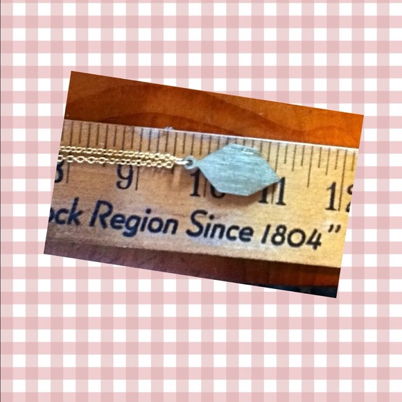 Stained glass Mary- costume enamel pendant w/chain - Picture 4 of 4