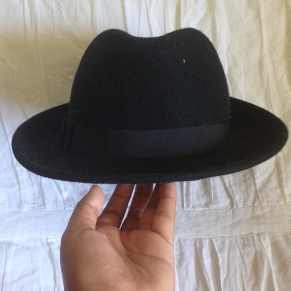 Black Round Hat $OLD!!!!! - Picture 3 of 3