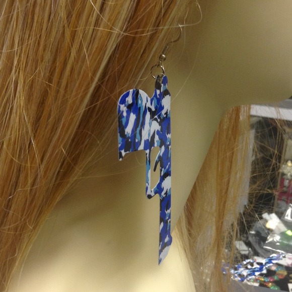 Gun earrings - Picture 4 of 4