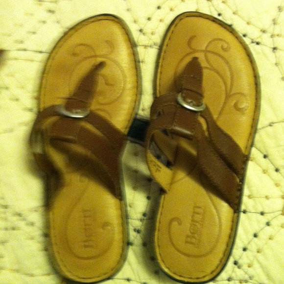 Shoes Born leather sandals