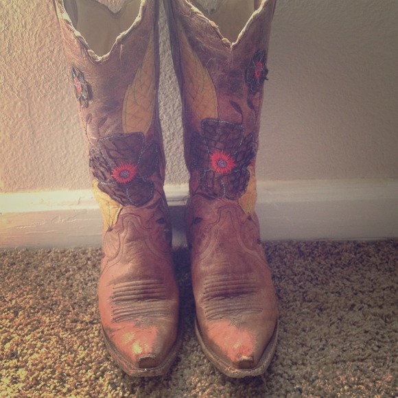 Corral cowboy boots
