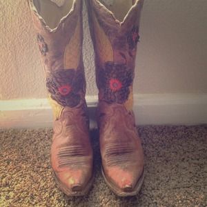 Corral cowboy boots