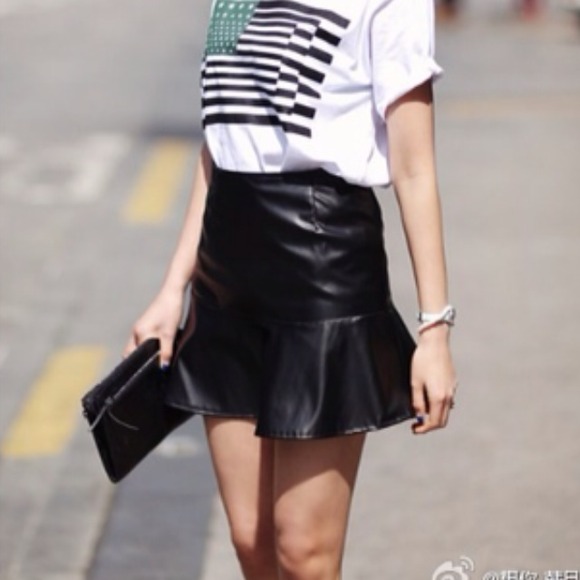 Leather skirt