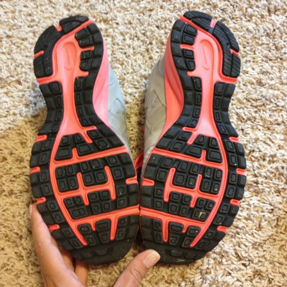 Coral and gray Nike shoes - Picture 2 of 4