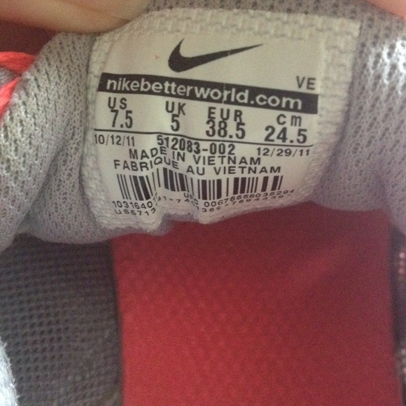 Coral and gray Nike shoes - Picture 4 of 4