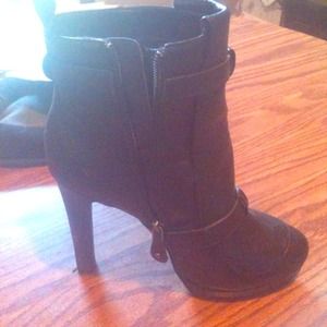 Vera Wang black boots