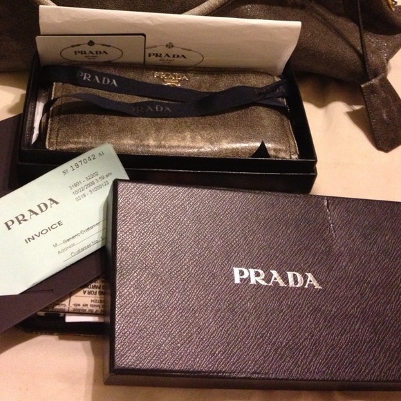 Sold📛Authentic Prada Zip-around Wallet