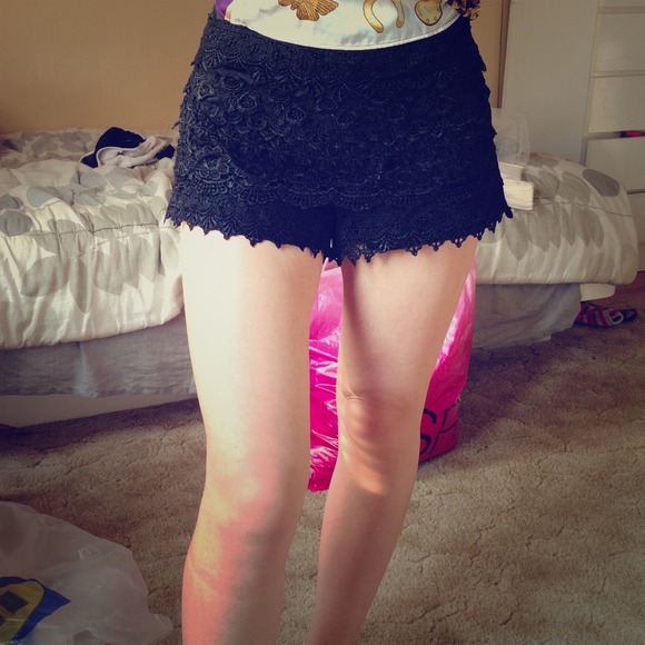 Cute black lace shorts!