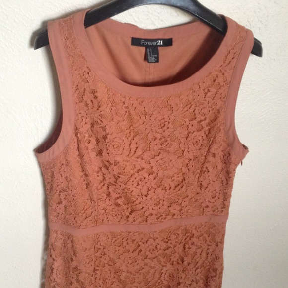 SOLD🔴🔴🔴🔴Beautiful Lace Dress 🎀