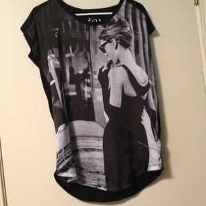 NWOT Audrey Hepburn Breakfast at Tiffany's Tee