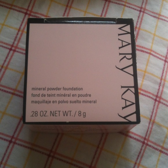 Mary Kay mineral powder foundation  Bronze 3