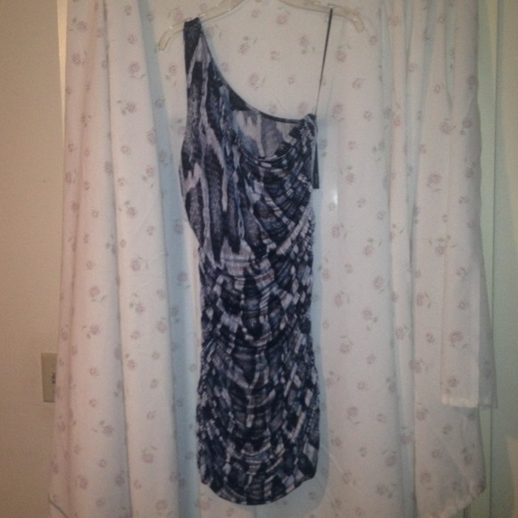 Single shoulder gathered dress