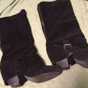 NWOT suede black boots with small heel