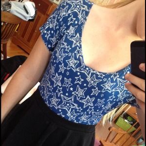 Patterned flowy tee
