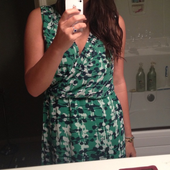 🔴JUST REDUCED🔴 Banana republic green dress S 10