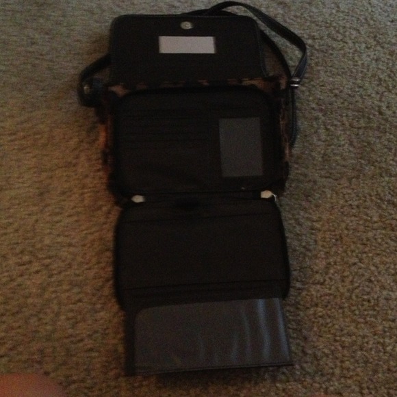 Leopard print purse. - Picture 2 of 3