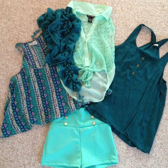 ❌SOLD❌Green bundle!