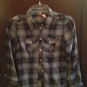 H&M black, grey, and pink button up