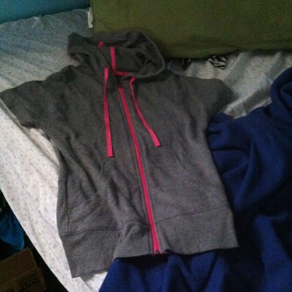 TRADED Zip up