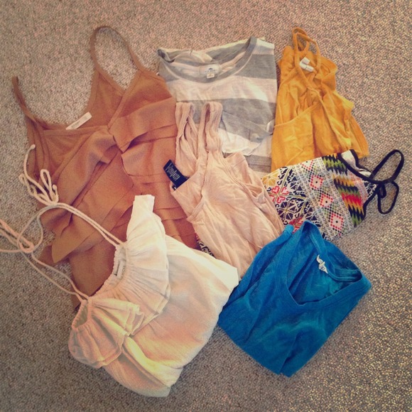 Tops - Random summer tank/tshirt bundle