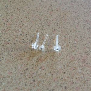 🚫Tradebundle🚫Plastic nose rings,scarf,shorts,bra