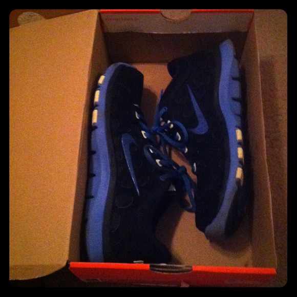 Nike flex supreme trainers