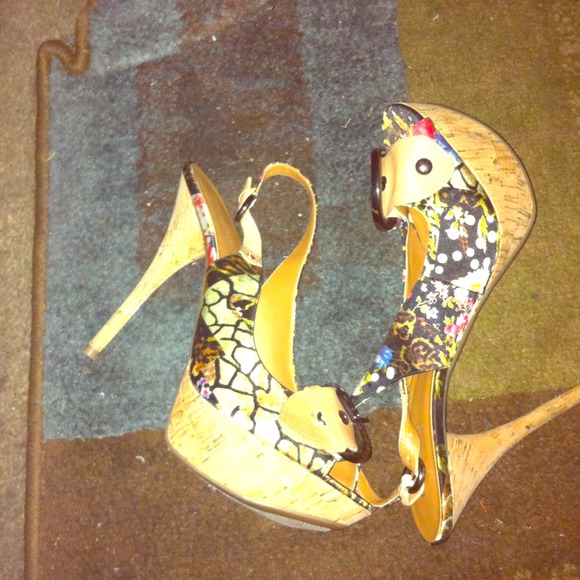 Guess Shoes - Multi colored slingback shoe