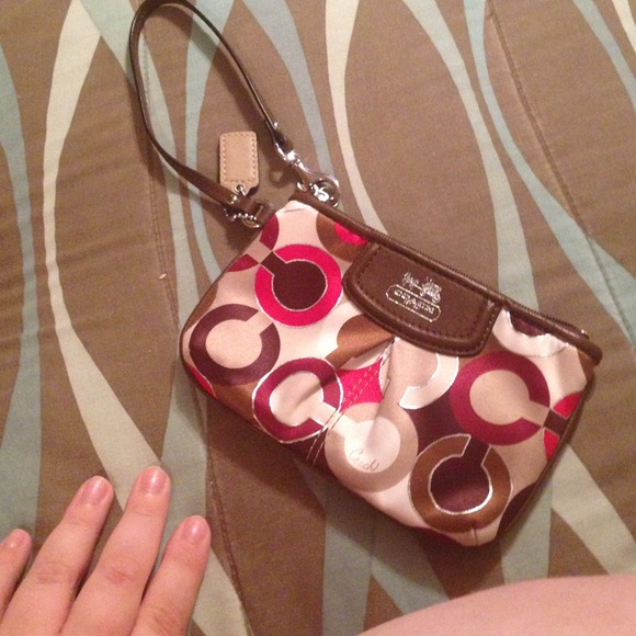Coach Signature small wristlet