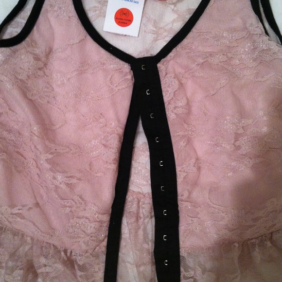 Lace top - Picture 2 of 3