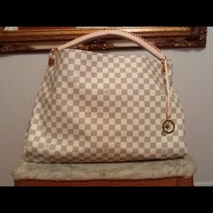 Inspired Louis Vuitton Artsy GM handbag