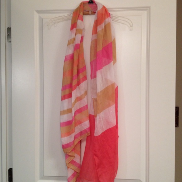 Lightweight accessory scarf