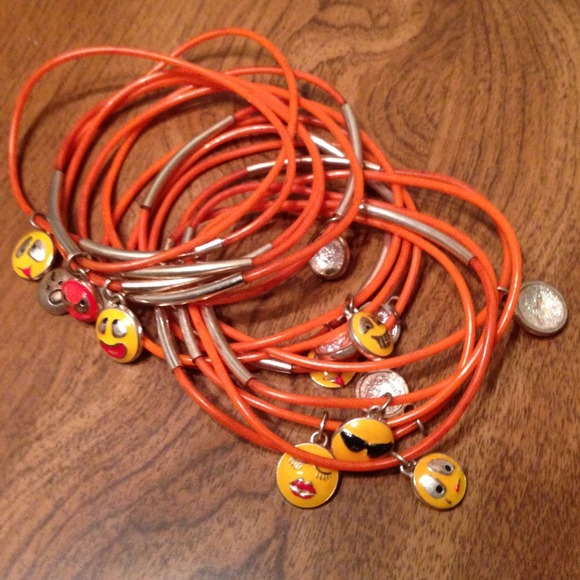 Orange charm bracelet - Picture 1 of 1