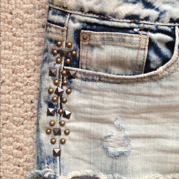 ***Sold in bundle*** NWOT American eagle shorts :) - Picture 2 of 4