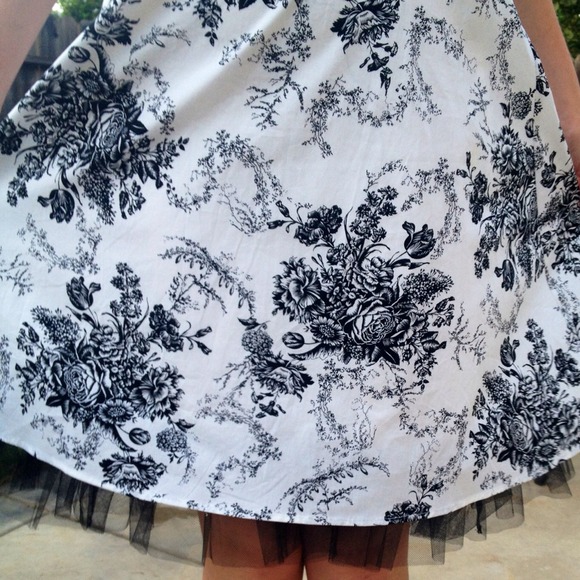 ♦️FINAL PRICE♦️🎉🎊HOST PICK🎉🎊 DRESS - Picture 2 of 4